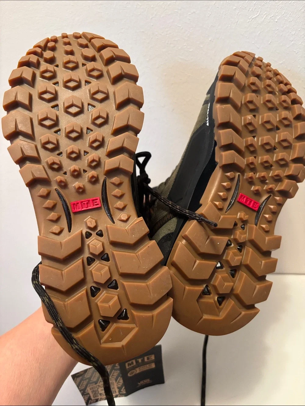 Vans Kids Olive Green and Orange Gore-Tex High-Top Boots ultra Range NWT